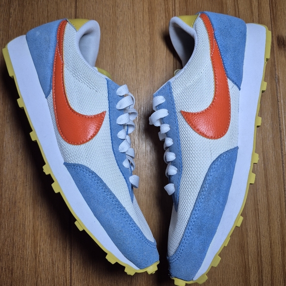 Nike Women's Daybreak Sneakers - Size 7 - Picture 2 of 7